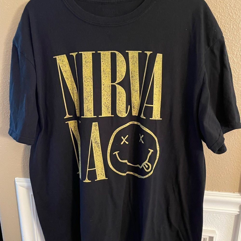 Nirvana Men’s 2X Large Black Shirt